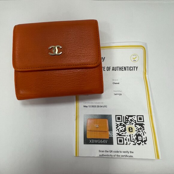 CHANEL Coco Mark Vintage Series 7 Orange Leather Compact Wallet - Preowned - Picture 16 of 16